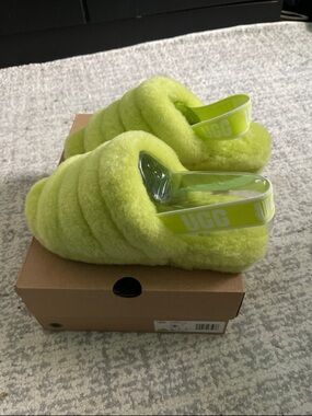 UGG slippers Fluff Slide in Neon Lime